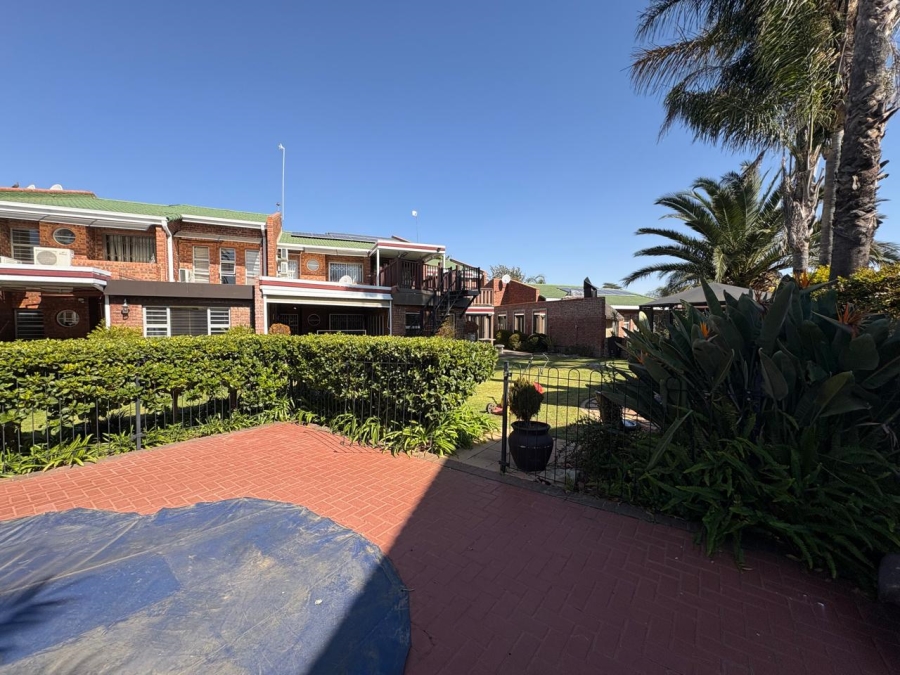 3 Bedroom Property for Sale in Seemeeupark Free State